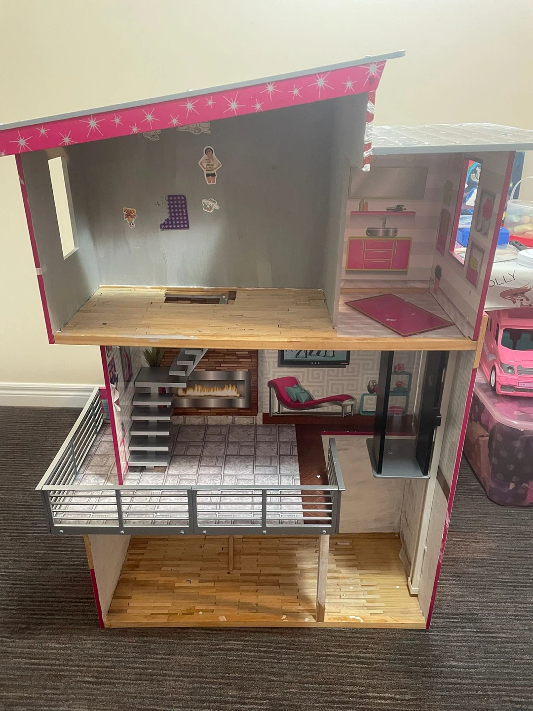 FREE Dollhouse + Dolls & Accessories