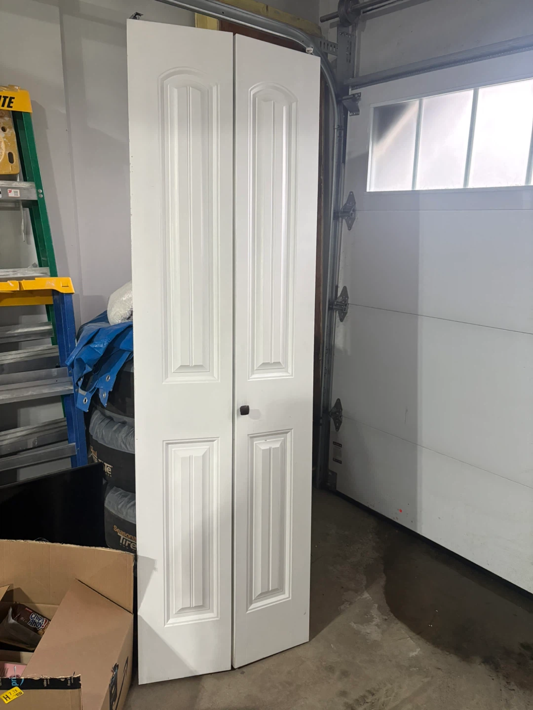 White Bi-Fold Doors x 2 Used - photo 3