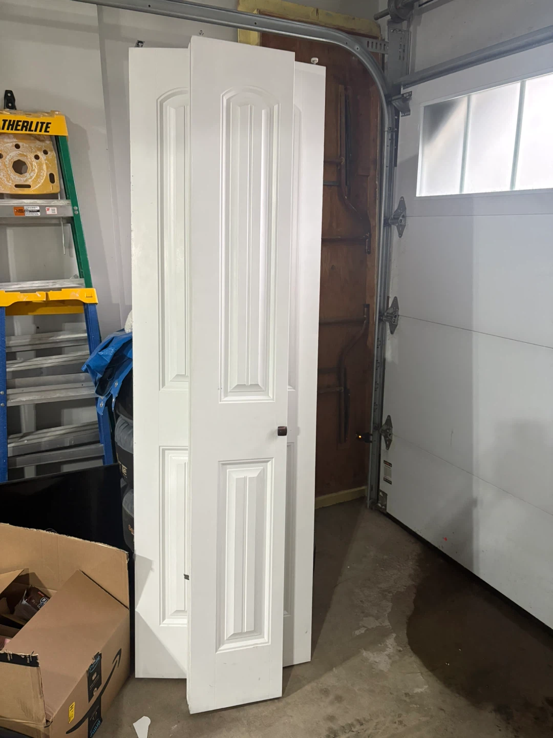White Bi-Fold Doors x 2 Used - photo 2