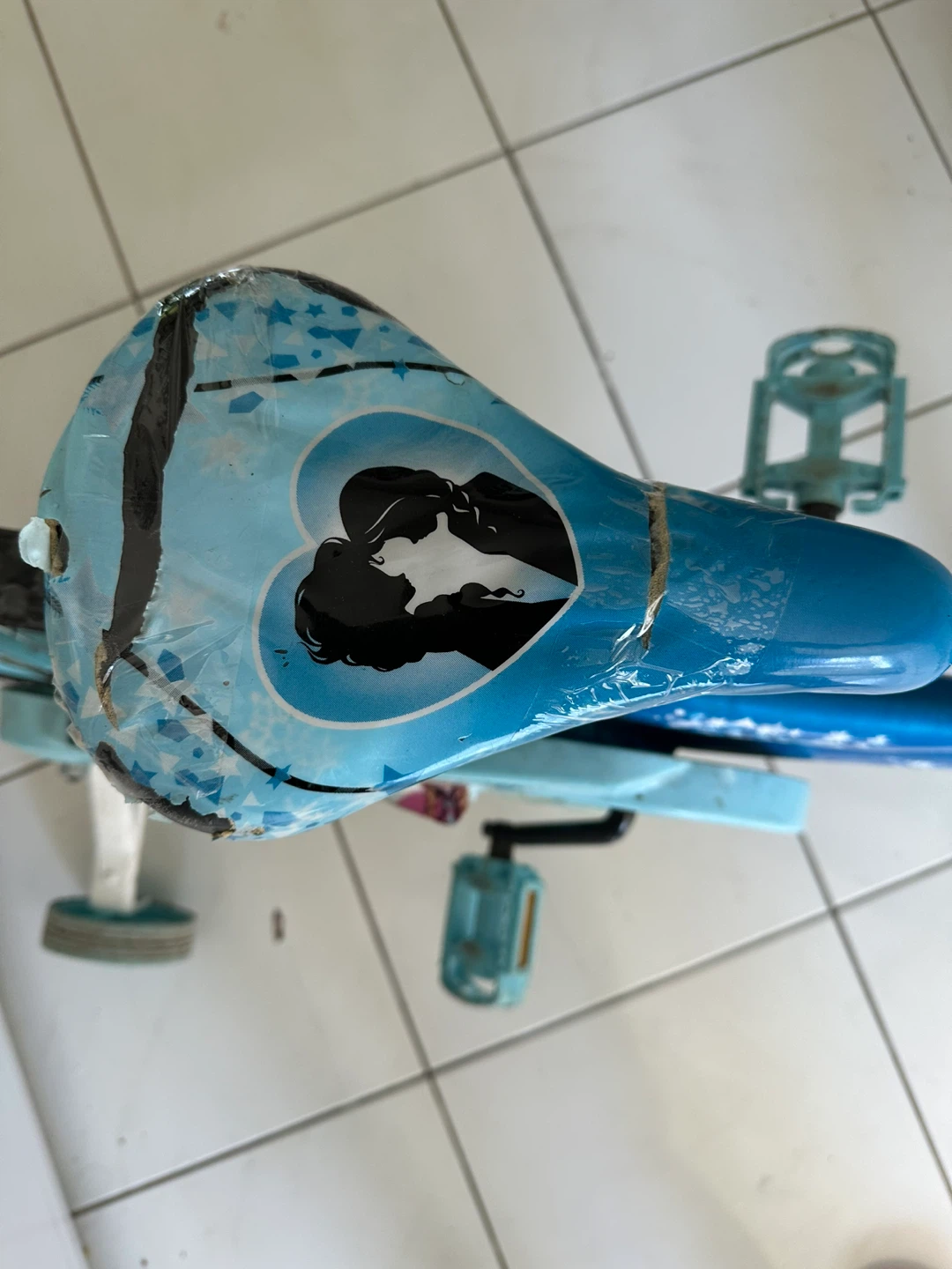 Kids' Bike with Elsa and Anna graphics 16” - photo 3