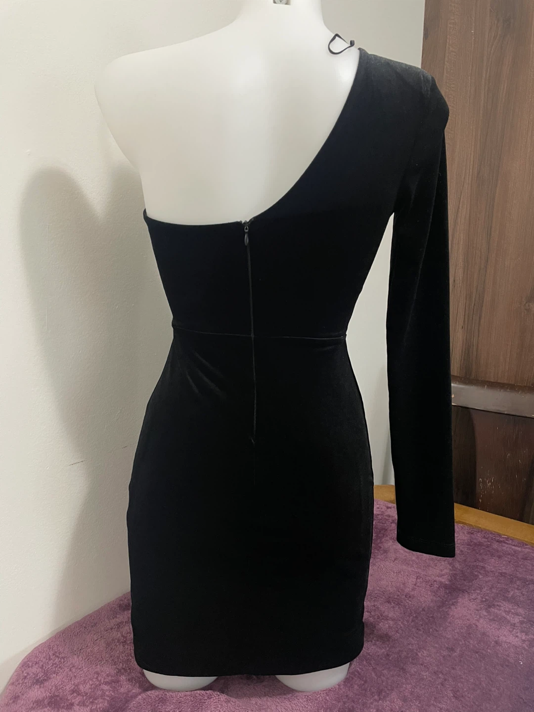 Dynamite Black Velvet One-Shoulder Mini Dress - photo 2