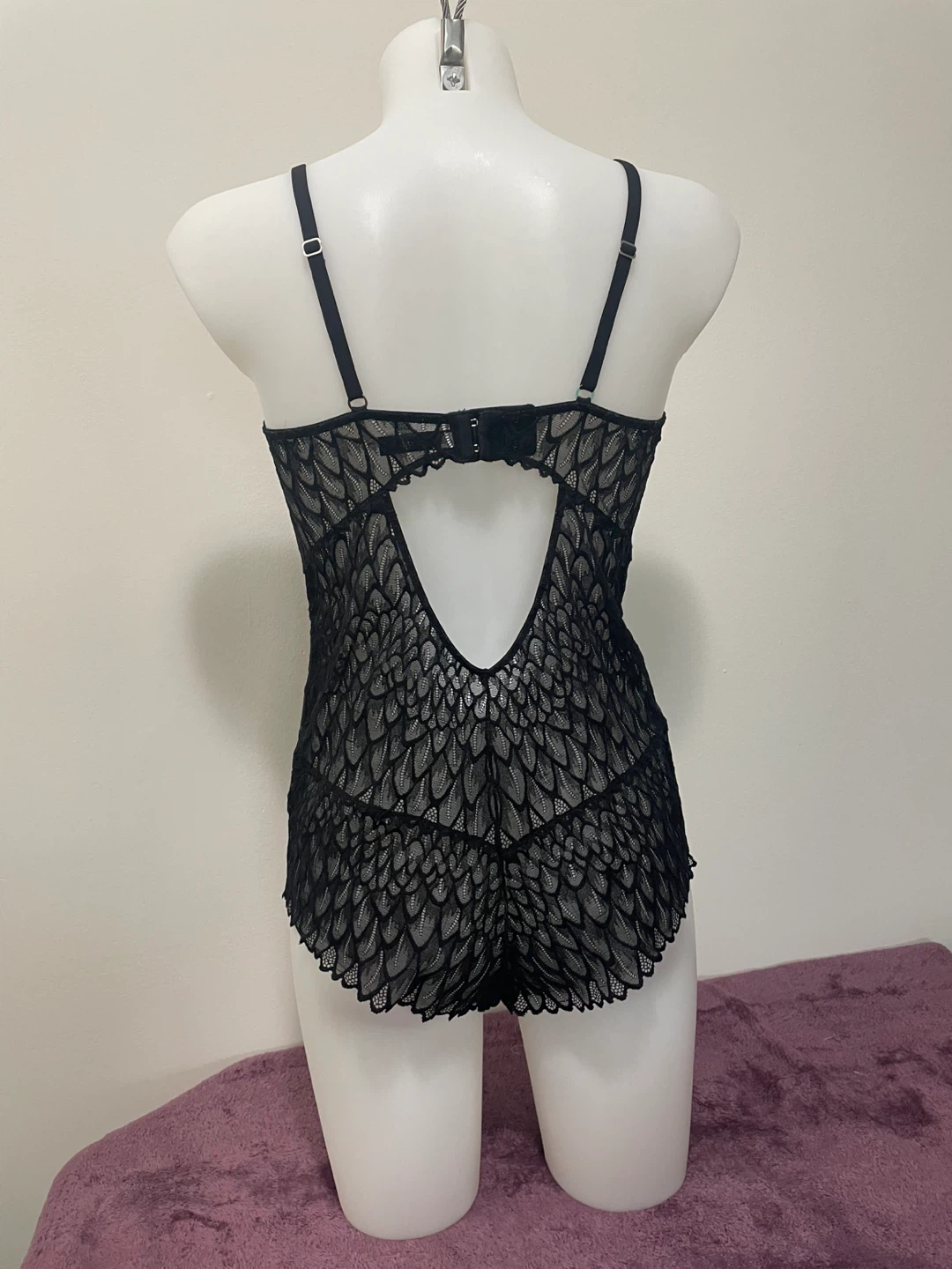 Montelle Intimate- Black Lace Bodysuit size L - photo 2