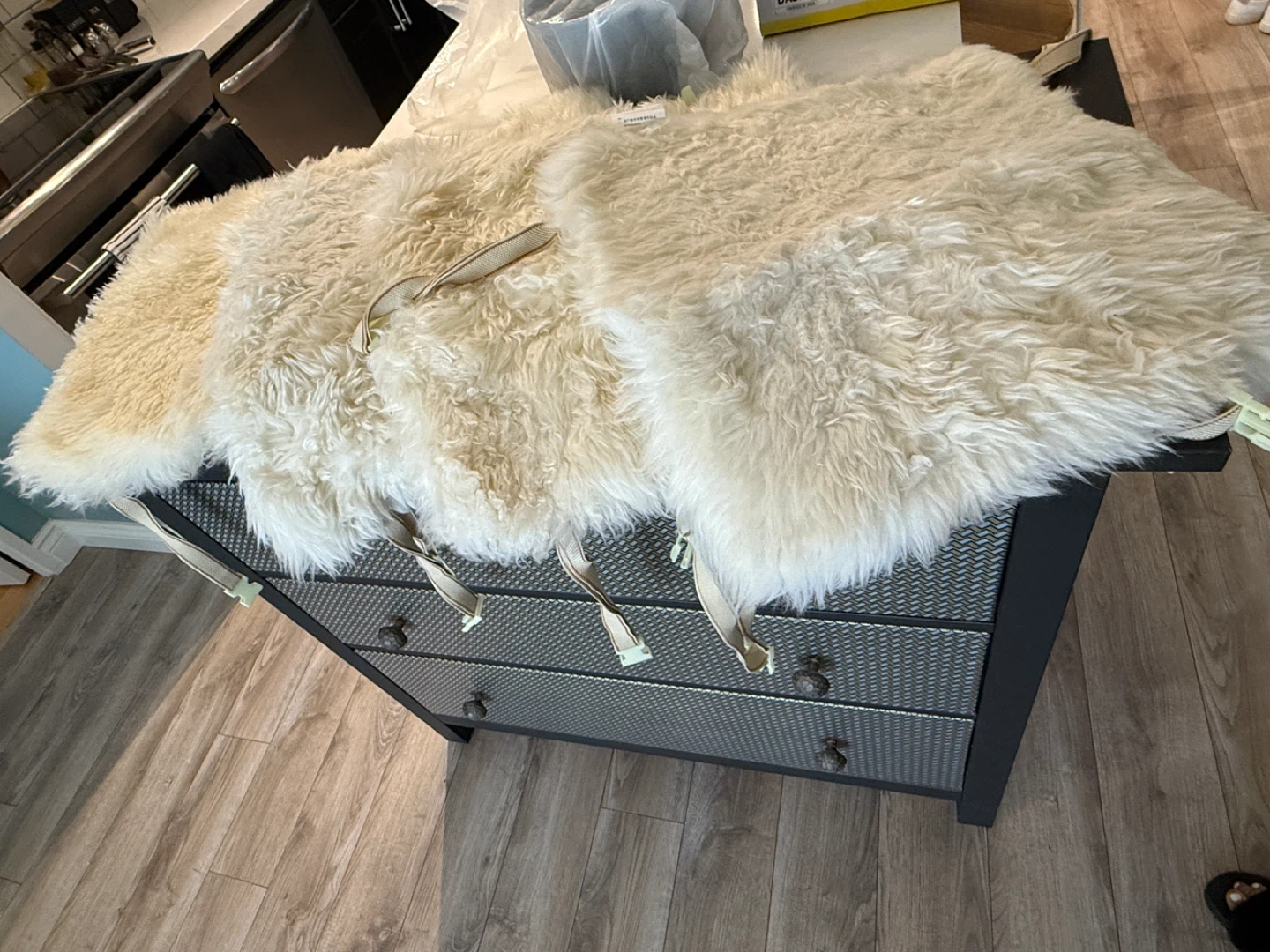Faux sheepskin chair covers - photo 2