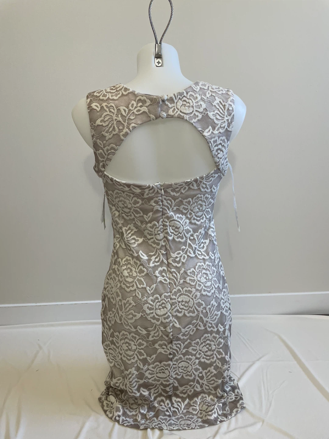 Nightway- Women's White and Beige Lace Dress - photo 2