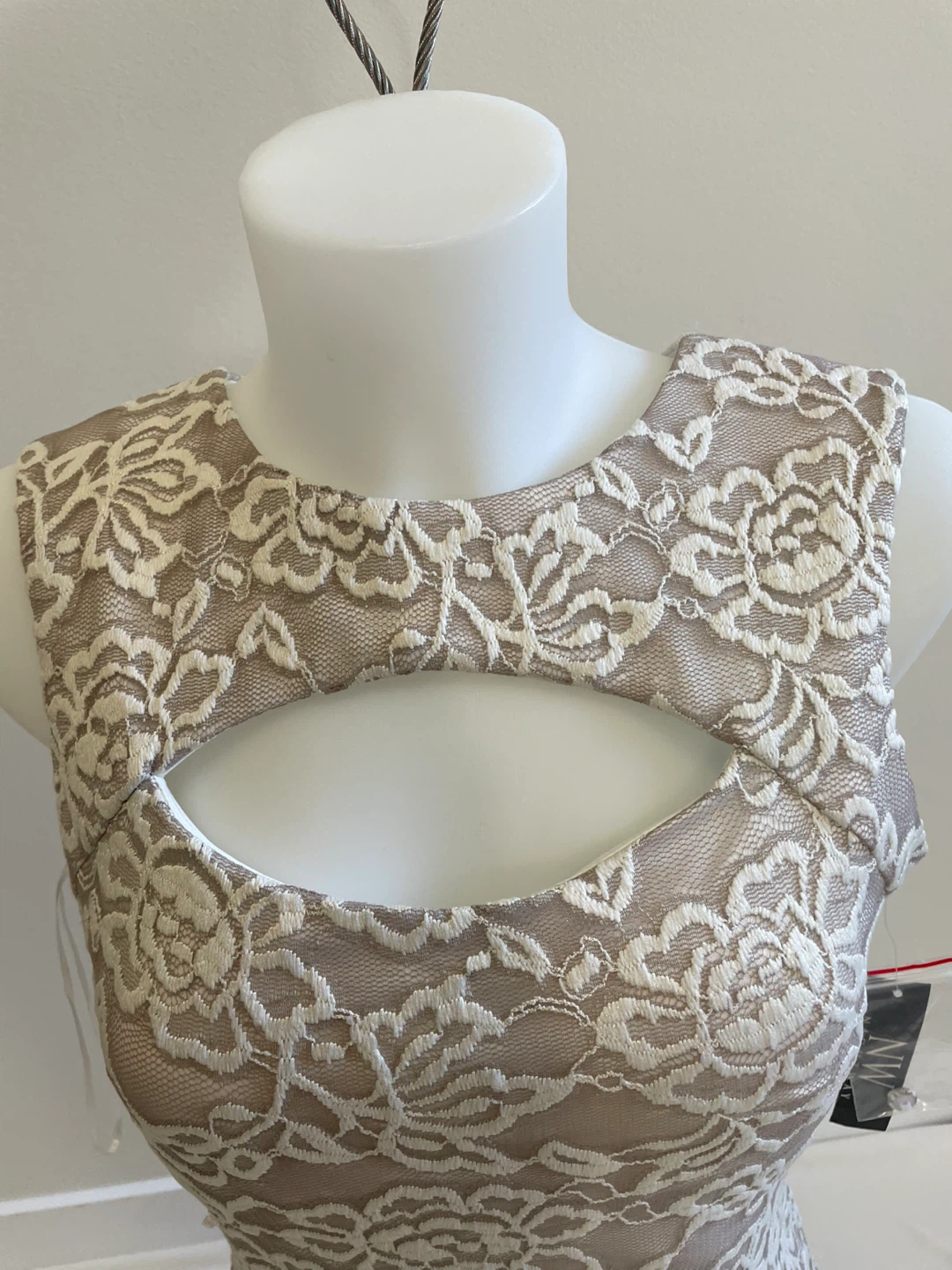 Nightway- Women's White and Beige Lace Dress - photo 3