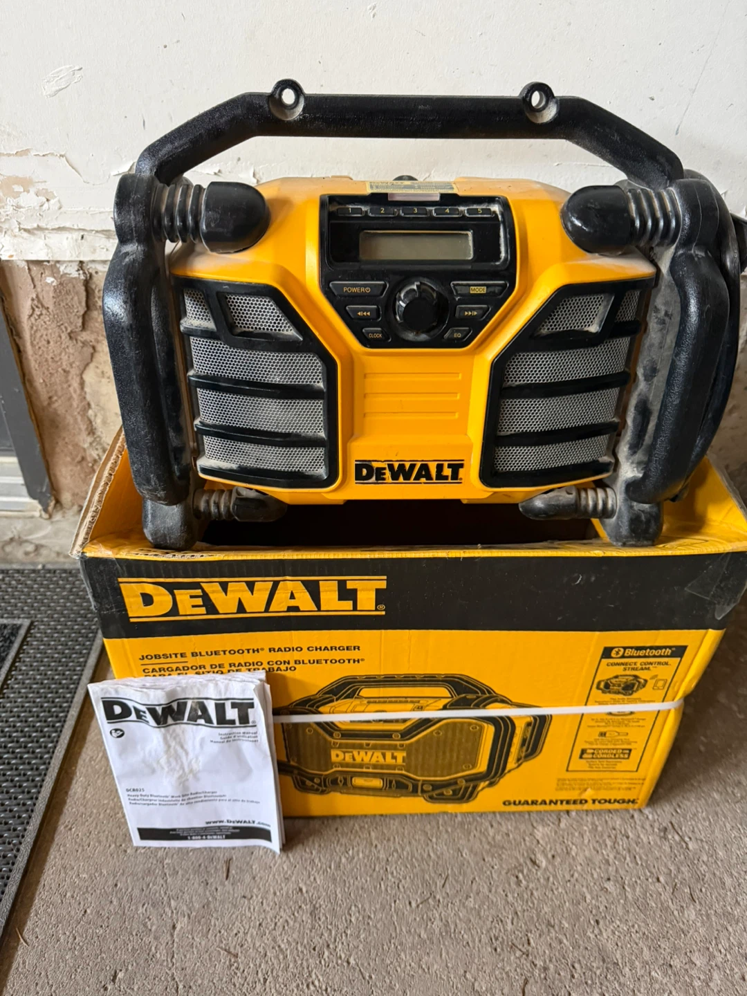 DEWALT Jobsite Bluetooth Radio Charger DCR025