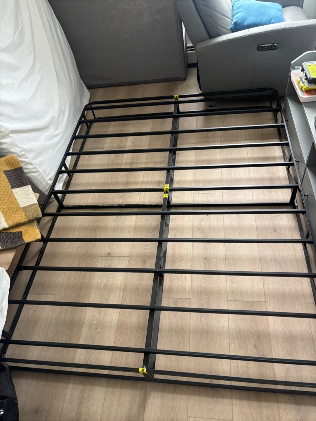 Queen Size Metal Bed Frame - photo 3