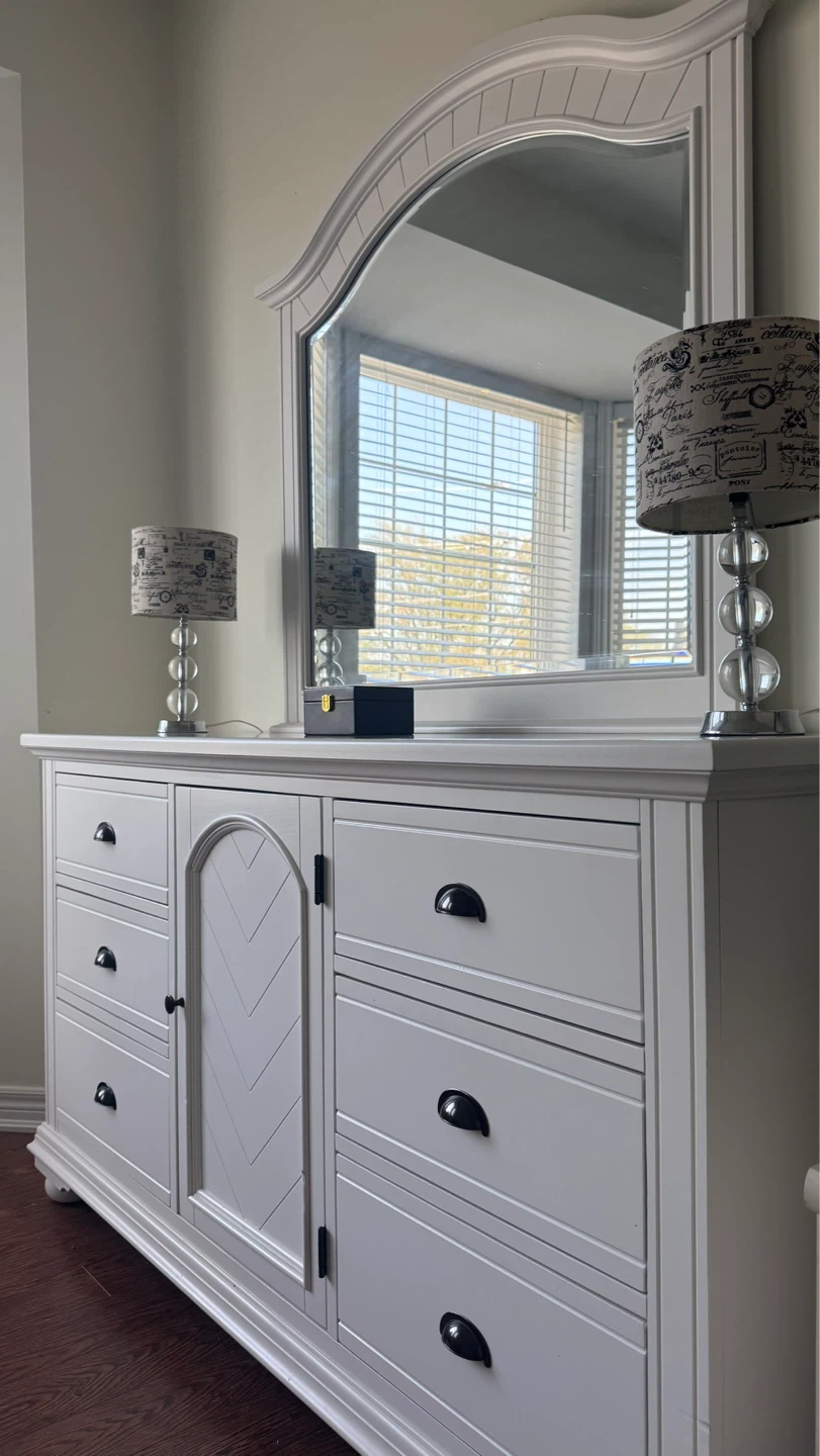 Ashley - White Wood dresser with mirror - photo 3