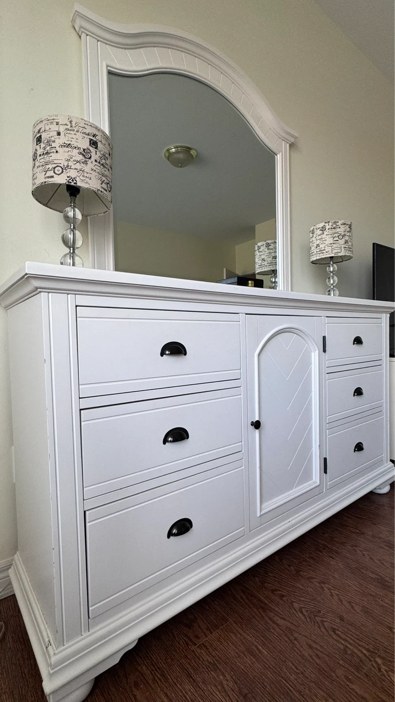 Ashley - White Wood dresser with mirror - photo 2