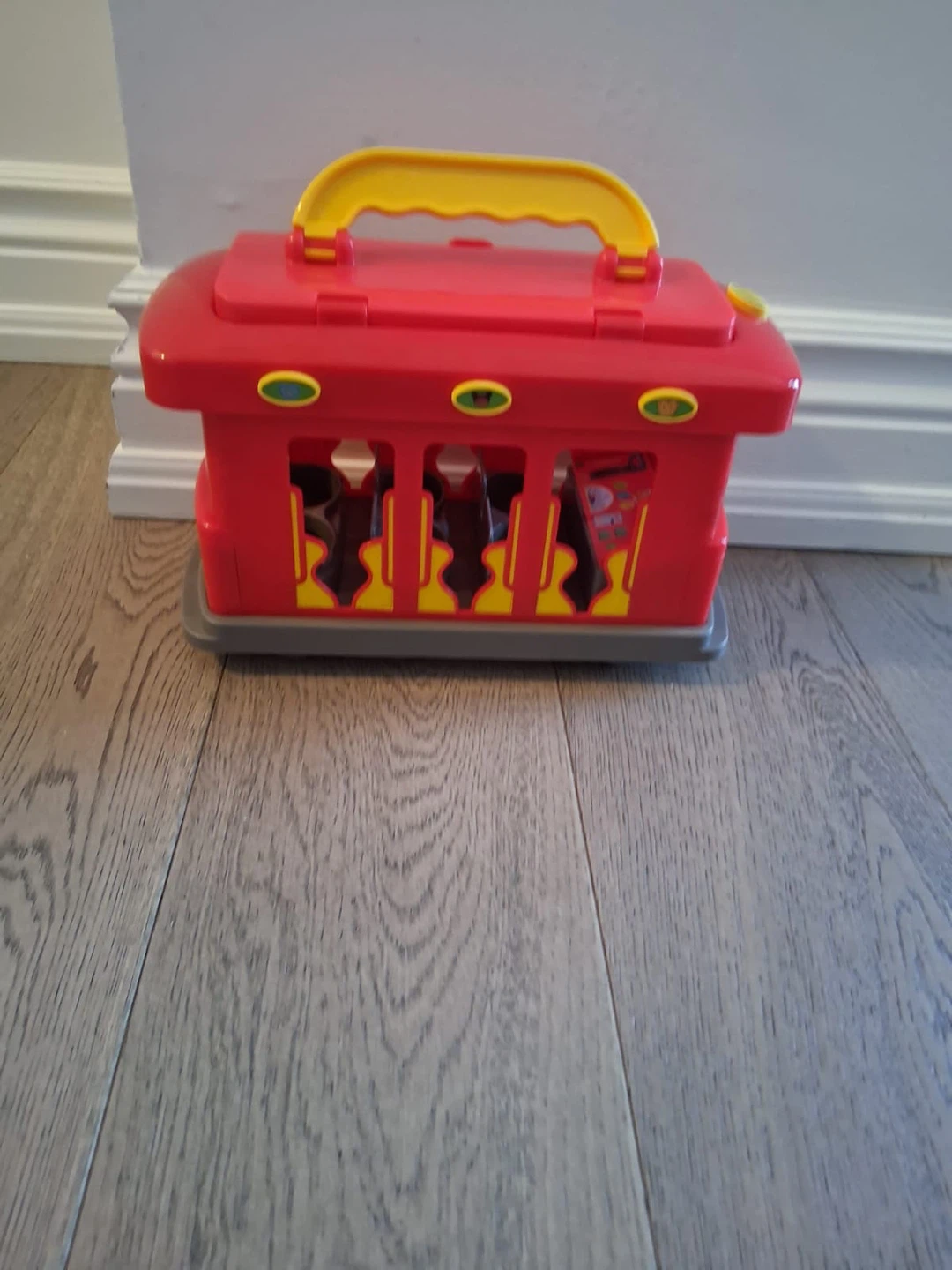 Daniel Tiger's Neighborhood Deluxe Electronic Trolley Vehicle