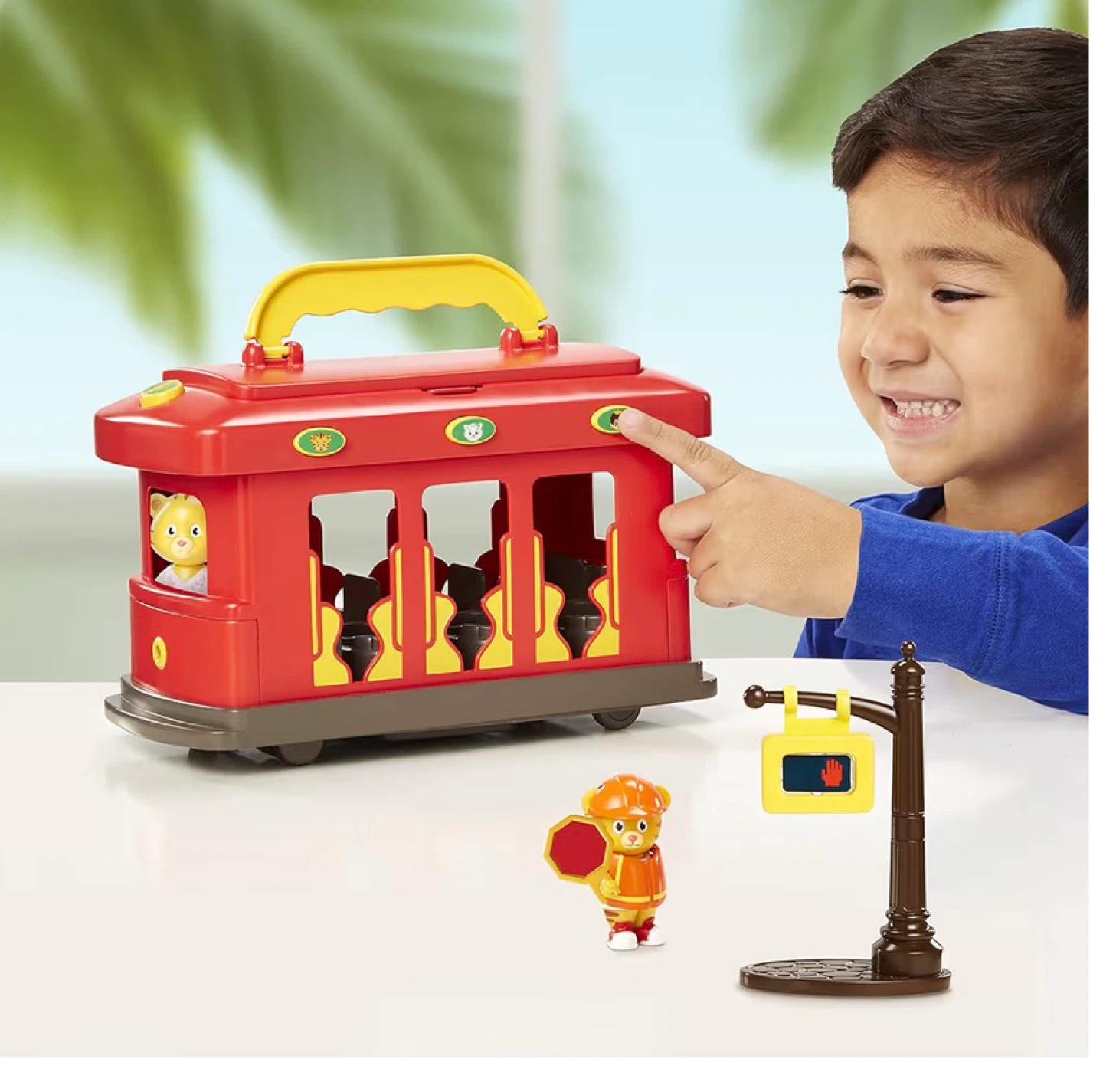 Daniel Tiger's Neighborhood Deluxe Electronic Trolley Vehicle - photo 4