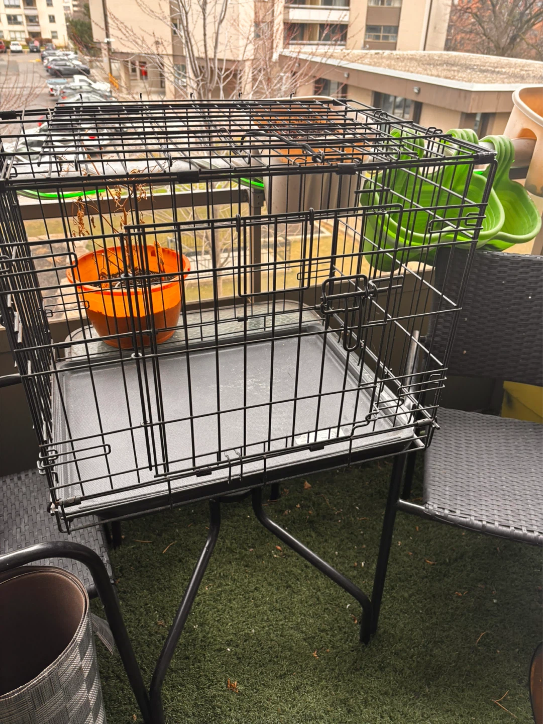 Wire Dog Crate with Tray