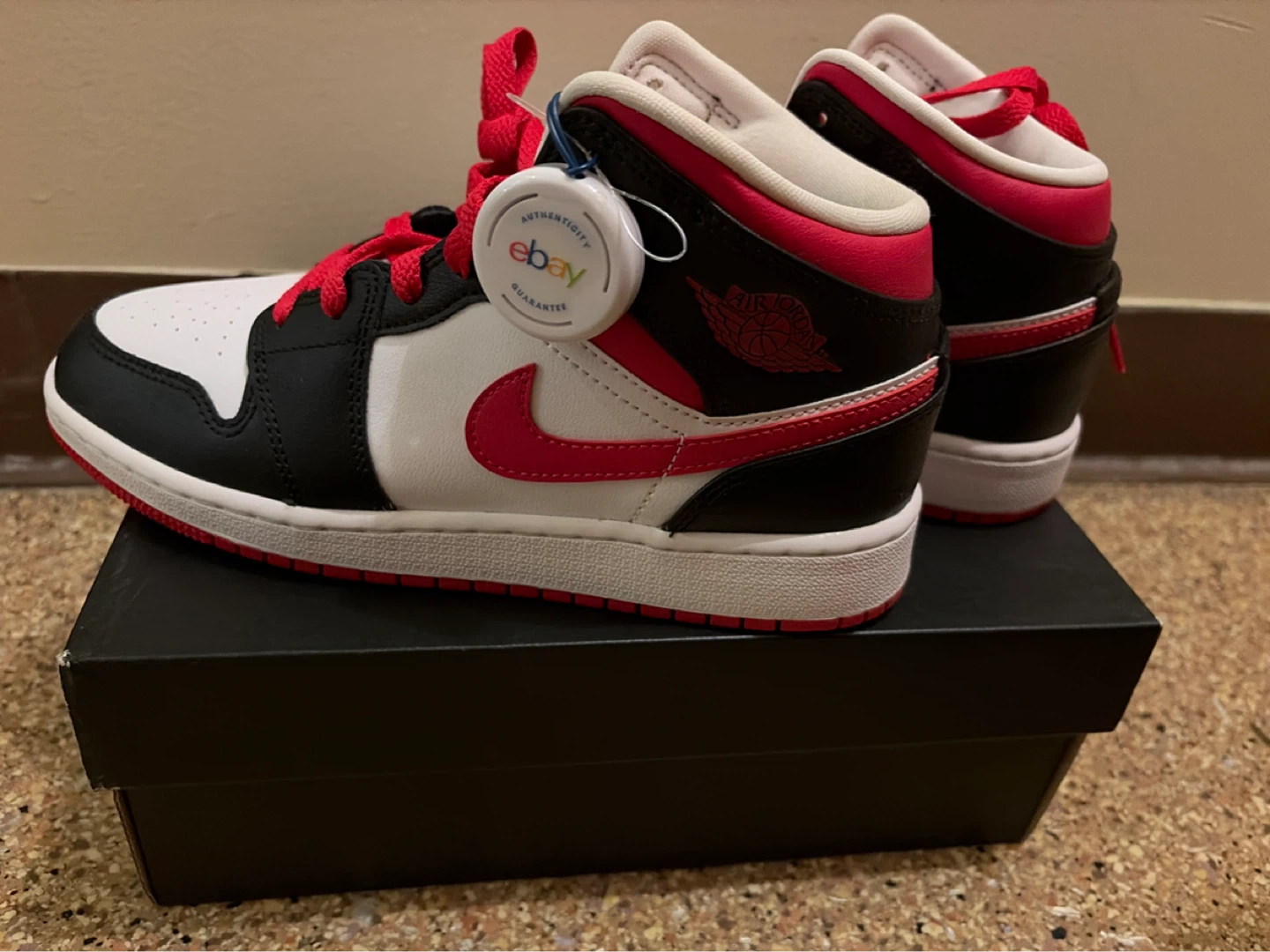Jordan Shoes - Size US 4Y (uS)- 3.5 (UK) 36 (EUR)🏆