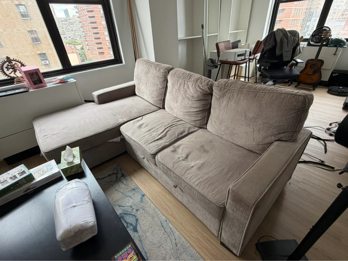 Gray chaise sofa with popup sleeper - photo 2