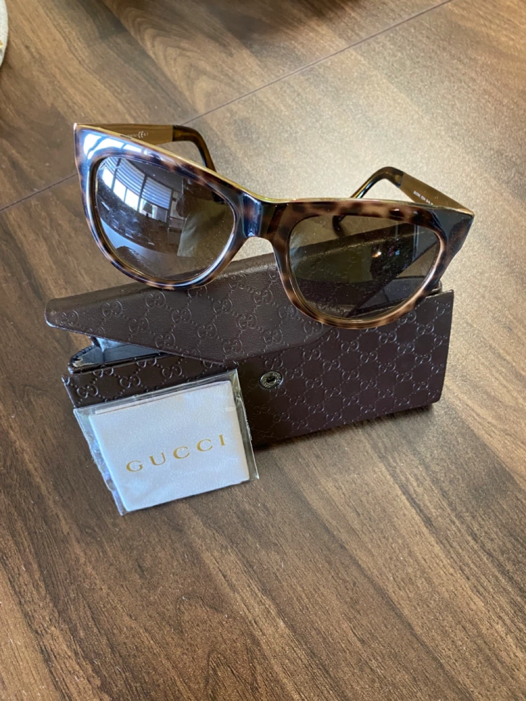 Gucci Sunglasses with Floral Detail