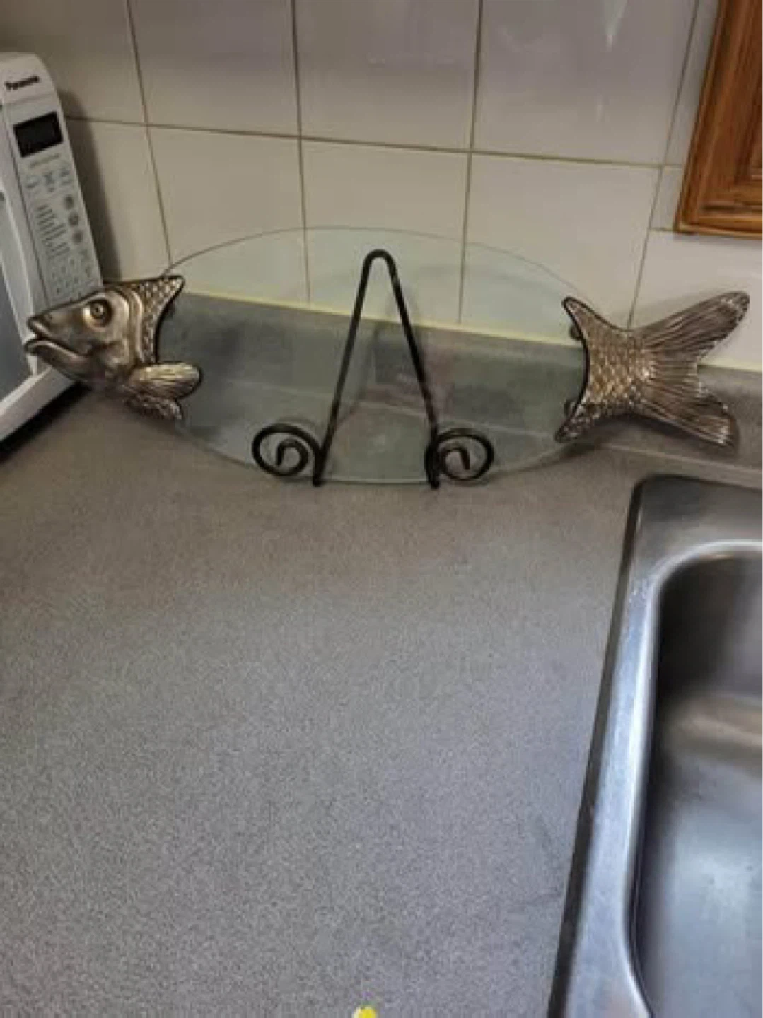 Stunning classic, glass and metal fish serving tray. In. - photo 2