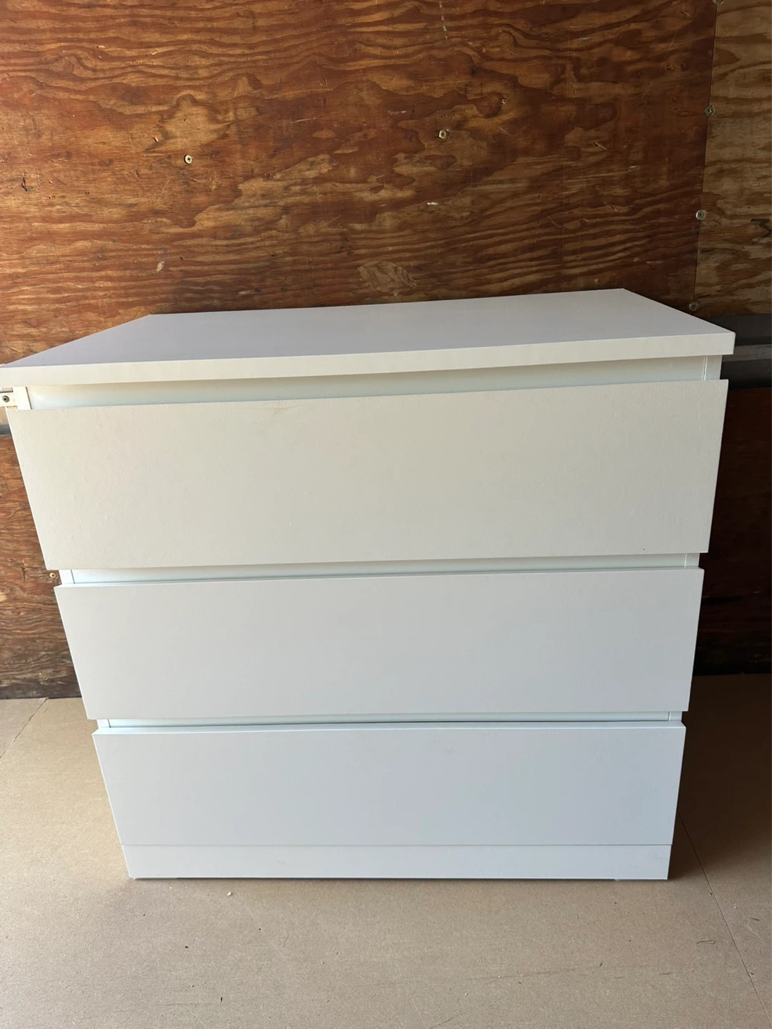 Clean ikea 3 drawers dresser *Free delivery