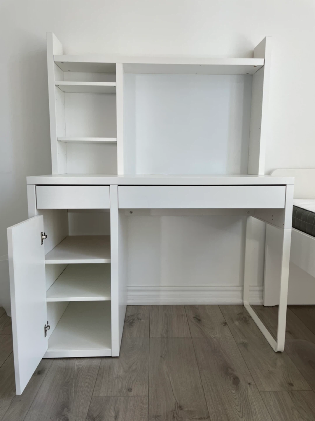 Moving 6/19) IKEA micke office desk