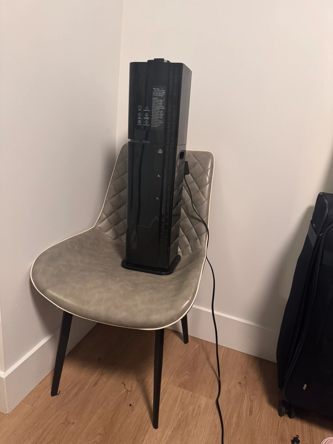 Humidifier and chair