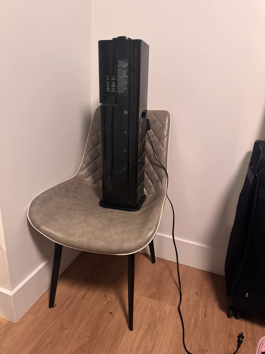 Humidifier and chair - photo 2