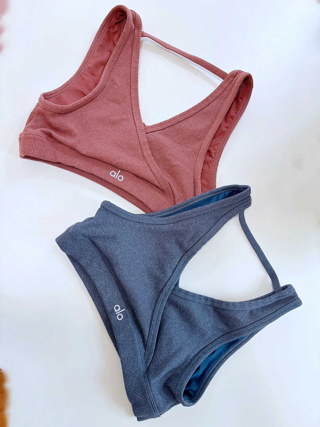 Alo Yoga Togetherness Bra (2) - photo 2
