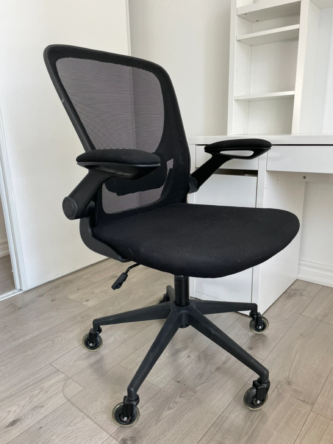Moving 6/19) Black Mesh Office Chair with Flip-Up Arms