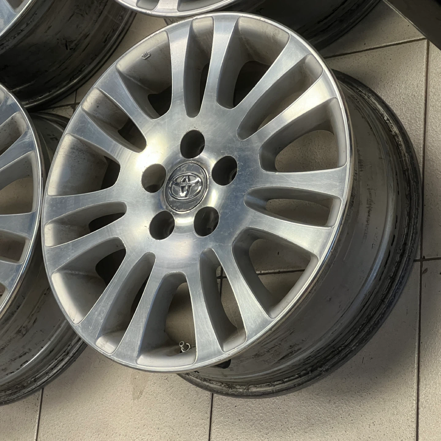 17” OEM Toyota alloy wheels 5x114.3 60.1