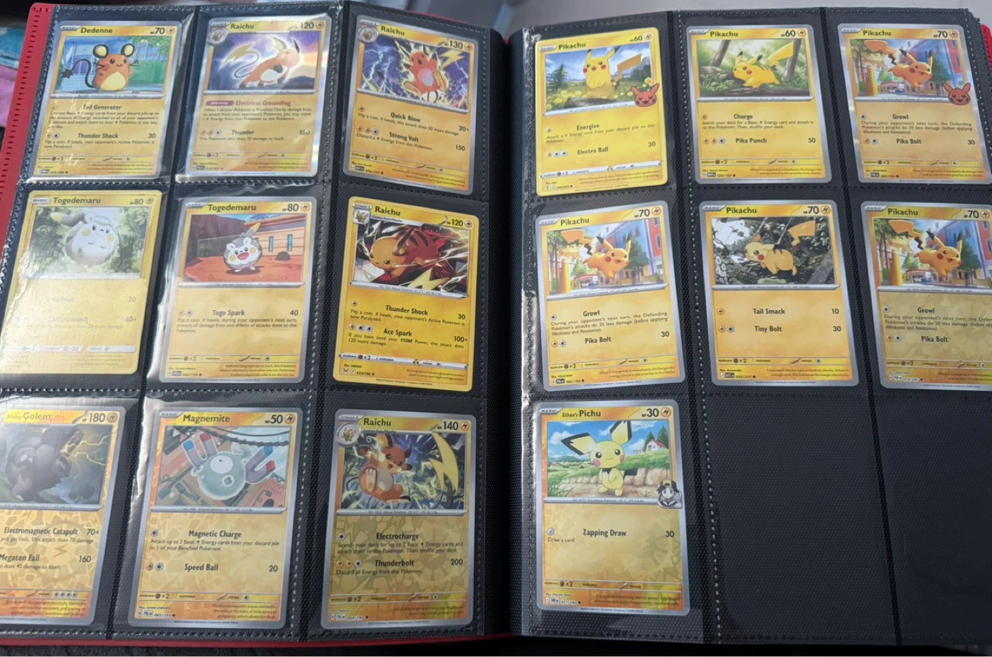 card binder with Pokémon cards - photo 4