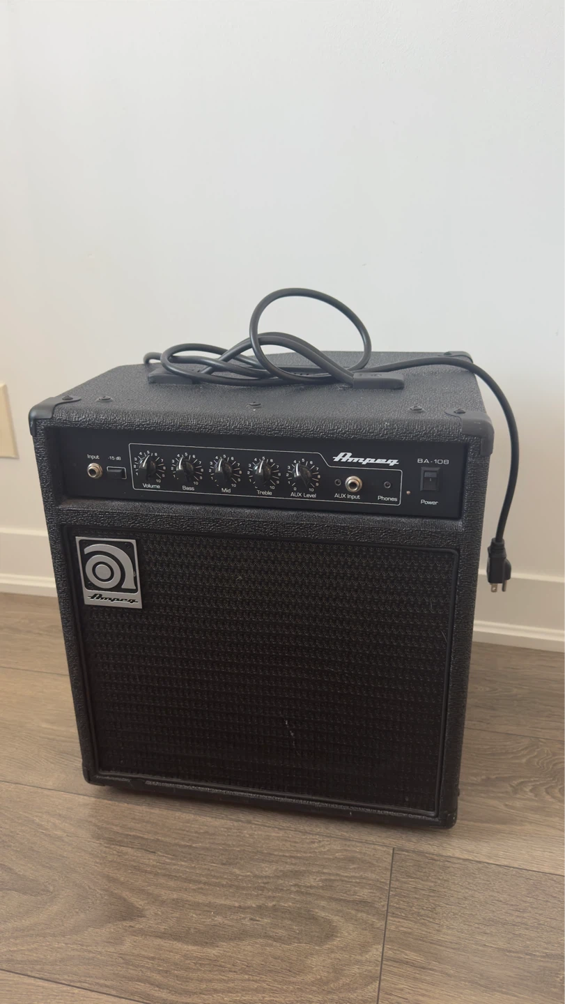 Ampeg BA-108 Bass Combo Amplifier