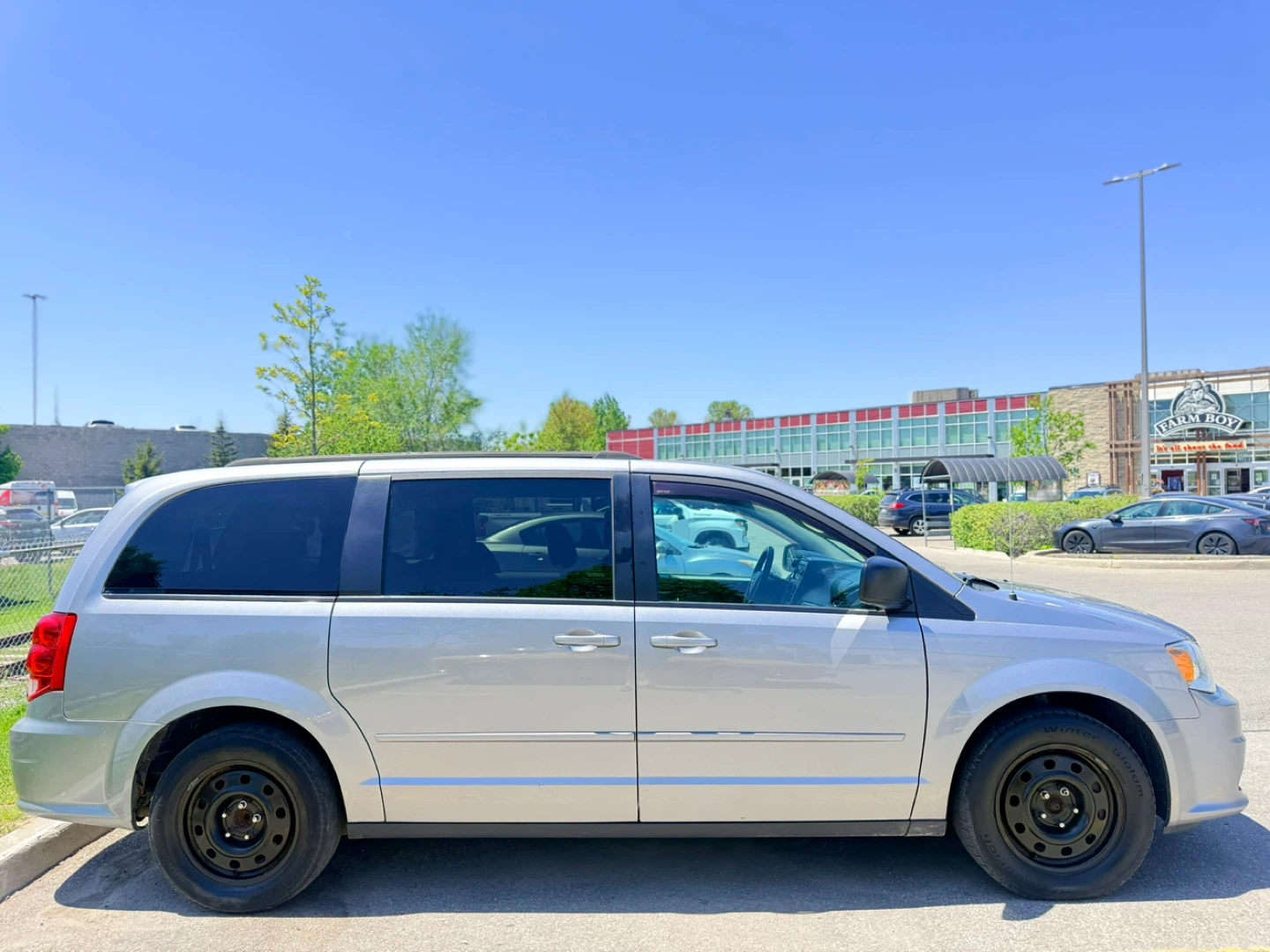 2017 Dodge Caravan SXT - photo 3
