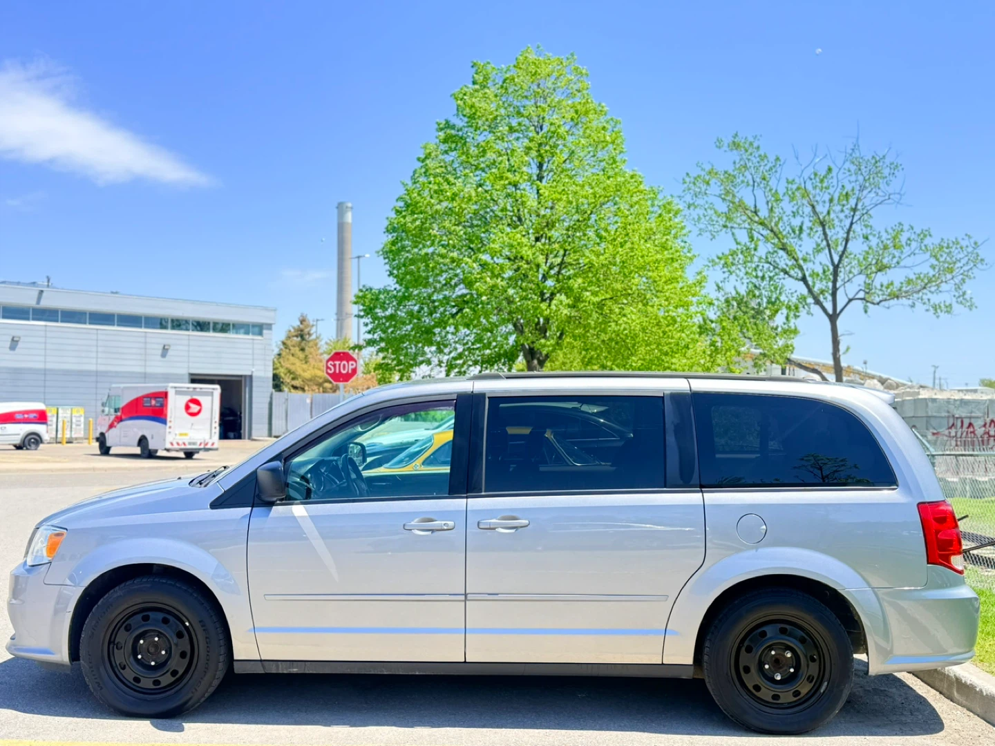 2017 Dodge Caravan SXT - photo 4