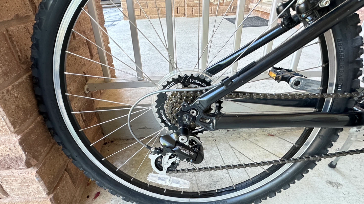 26” Giant Boulder SE Kids Mountain Bike - photo 2