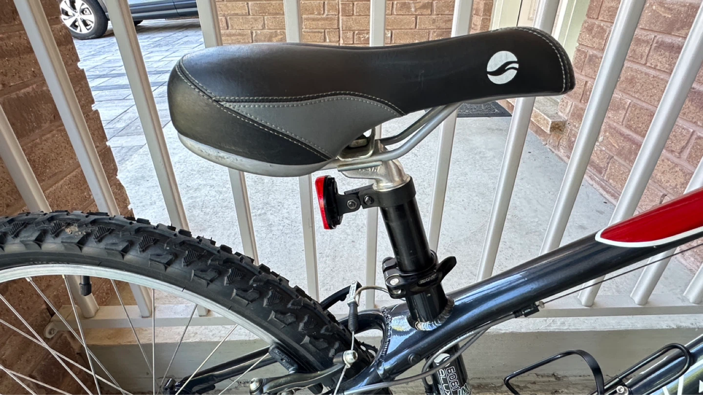 26” Giant Boulder SE Kids Mountain Bike - photo 3
