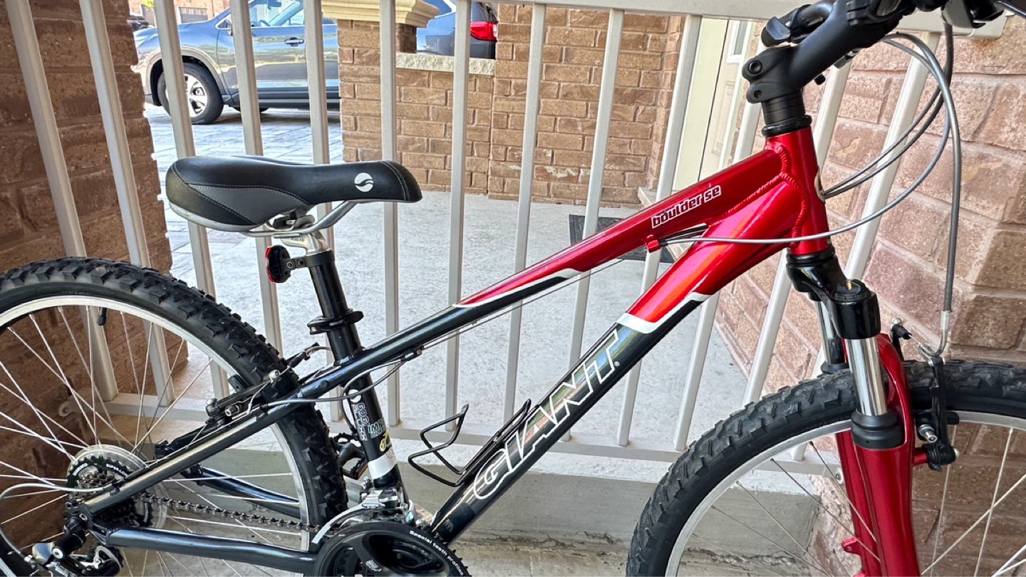 26” Giant Boulder SE Kids Mountain Bike - photo 4