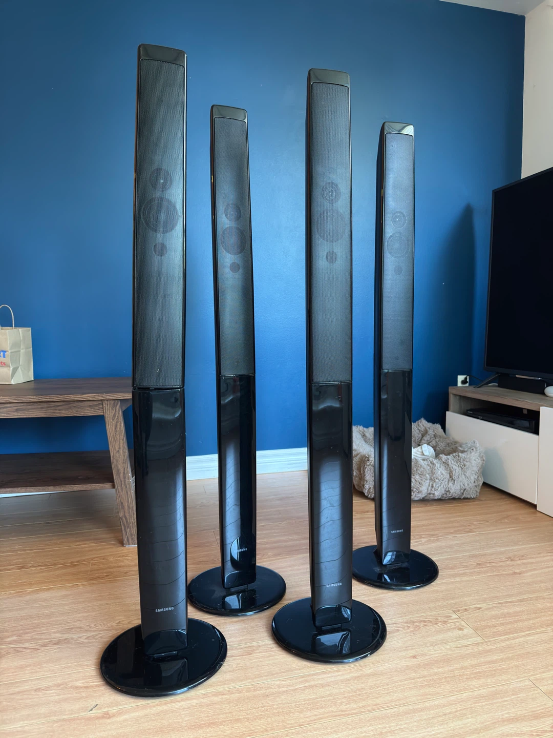 Samsung Soundbar and Speaker System