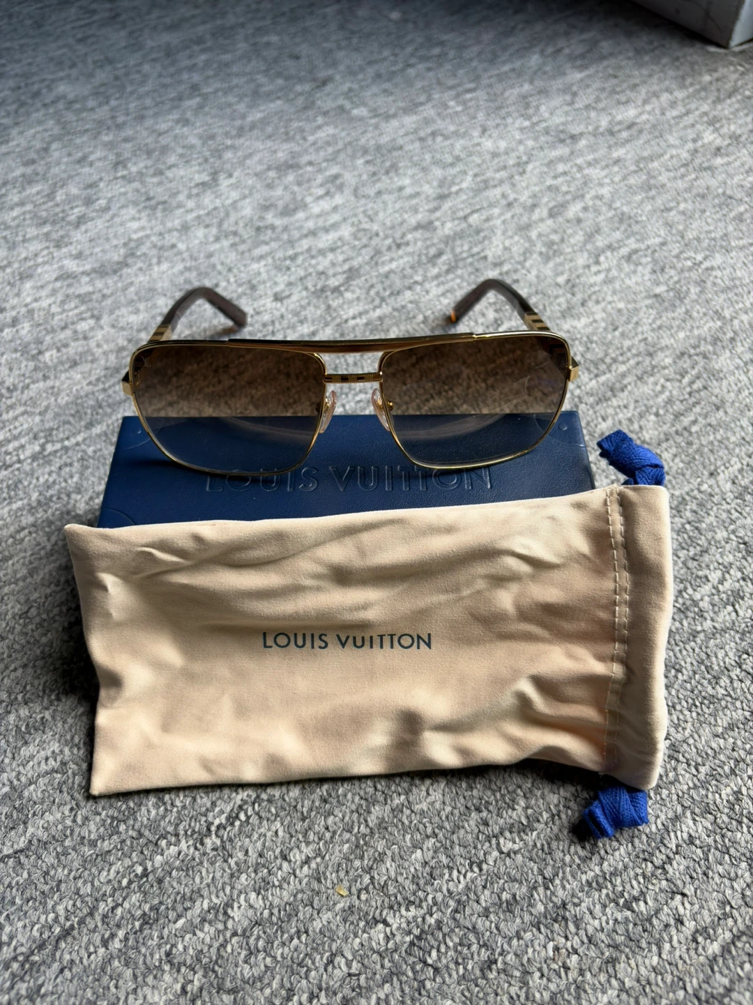 Louis Vuitton Attitude Sunglasses with original case and sleeve - photo 2