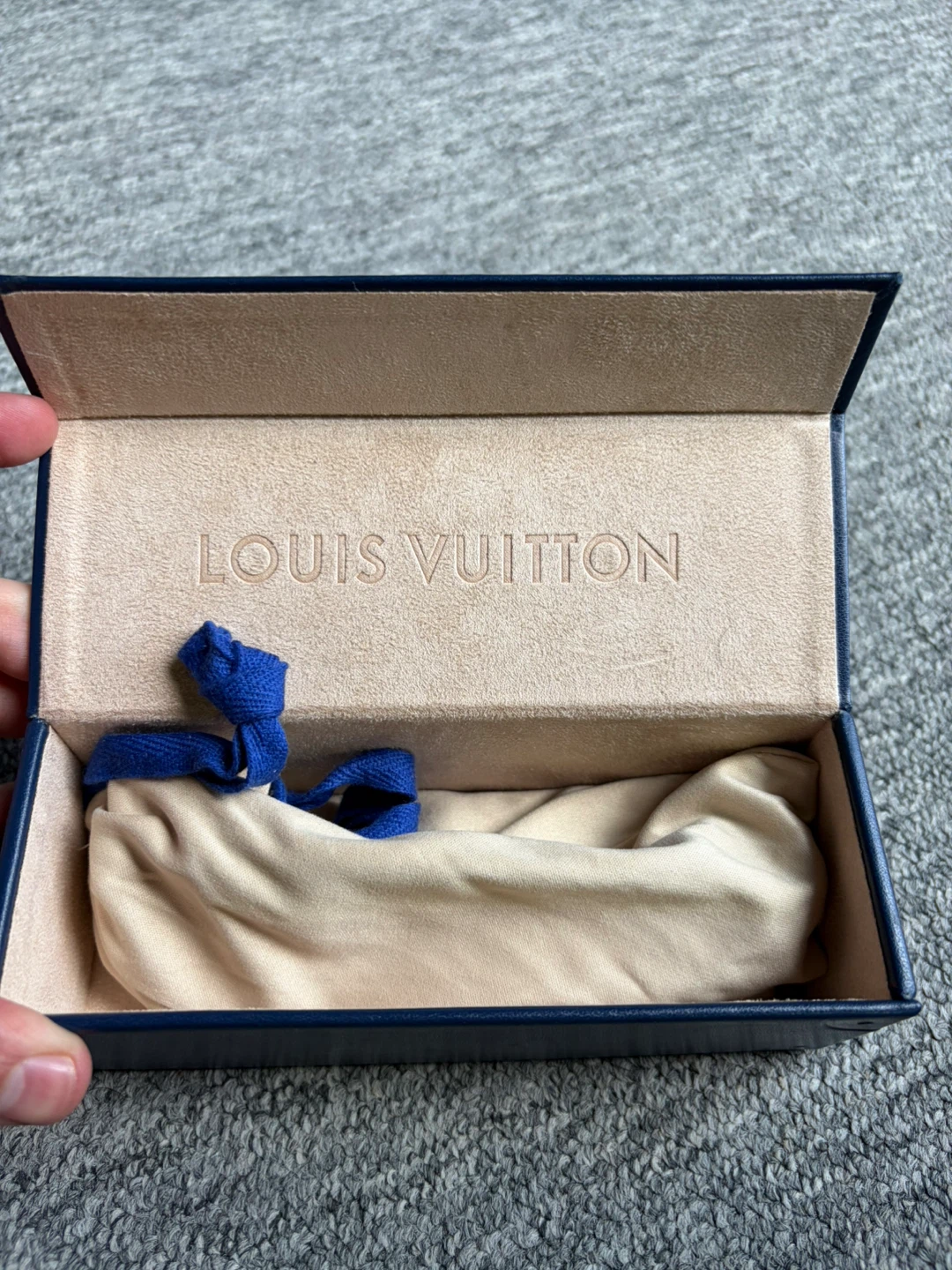 Louis Vuitton Attitude Sunglasses with original case and sleeve - photo 4