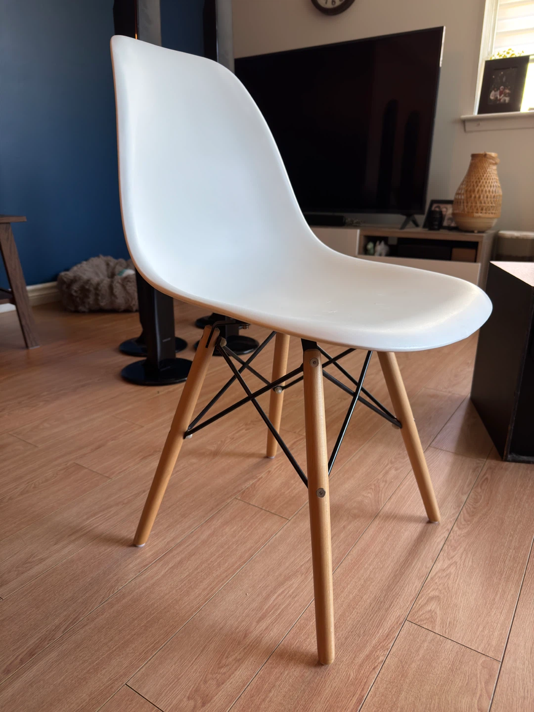 Structube White Dining Chairs (4) with Wooden Legs - photo 5