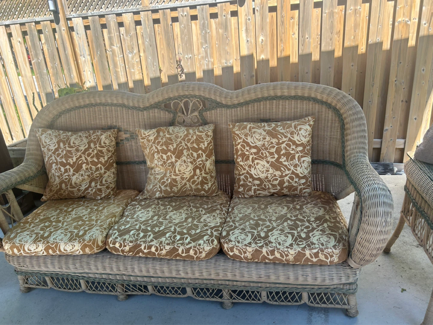 Wicker patio furniture set with cushions - photo 2