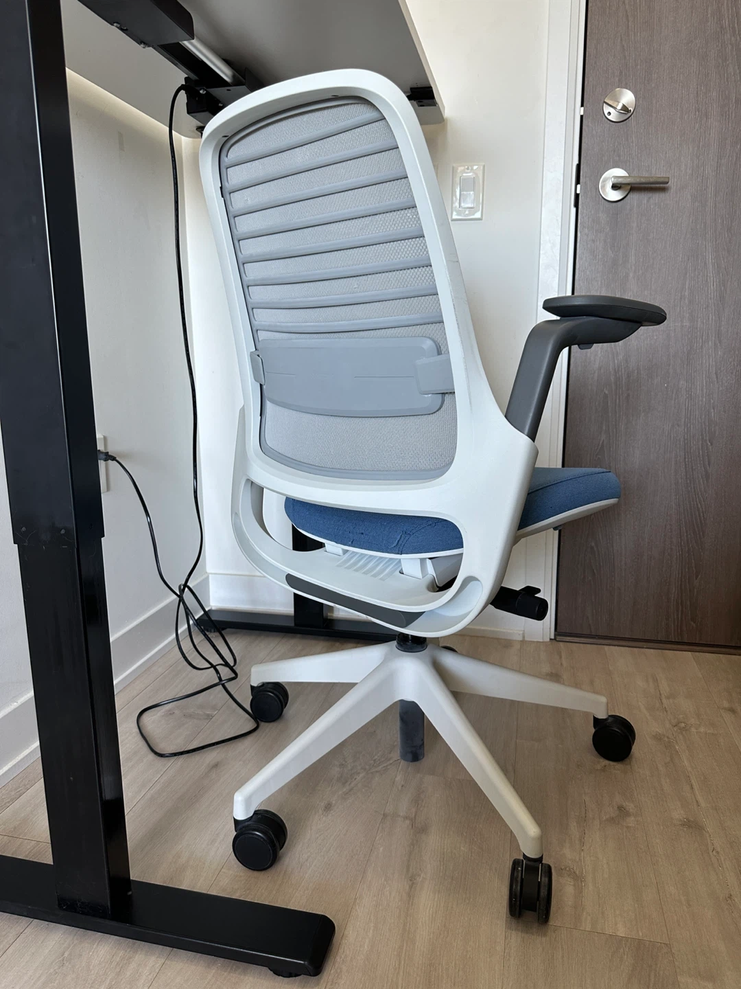 FlexiSpot Standing Desk + Steelcase Series 1 Office Chair - photo 5