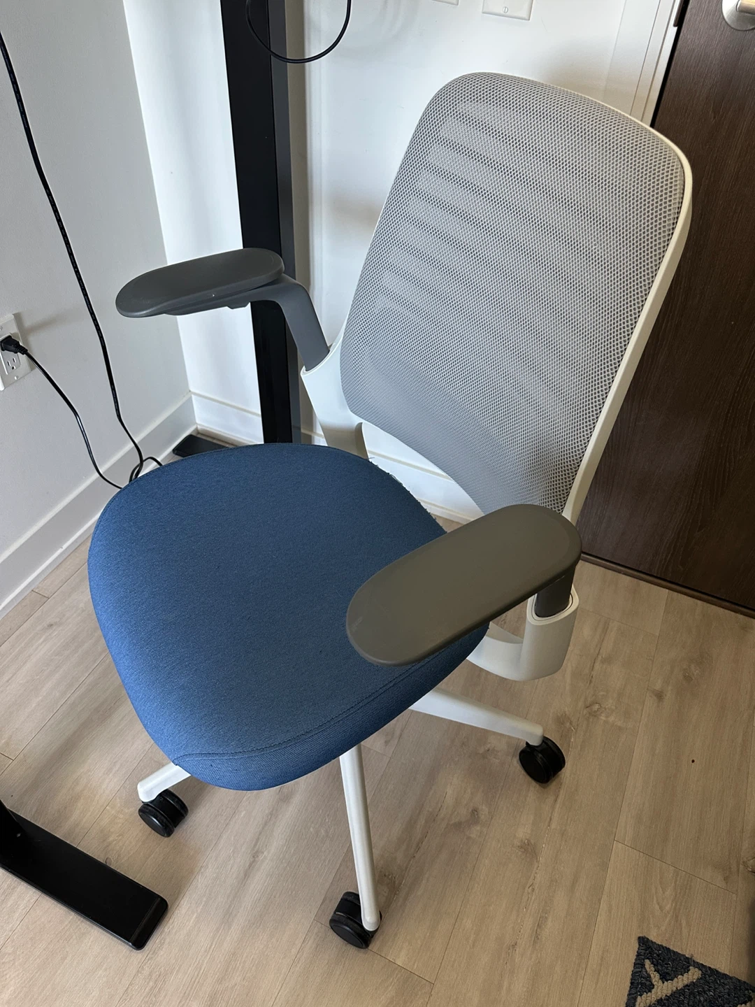 FlexiSpot Standing Desk + Steelcase Series 1 Office Chair - photo 4