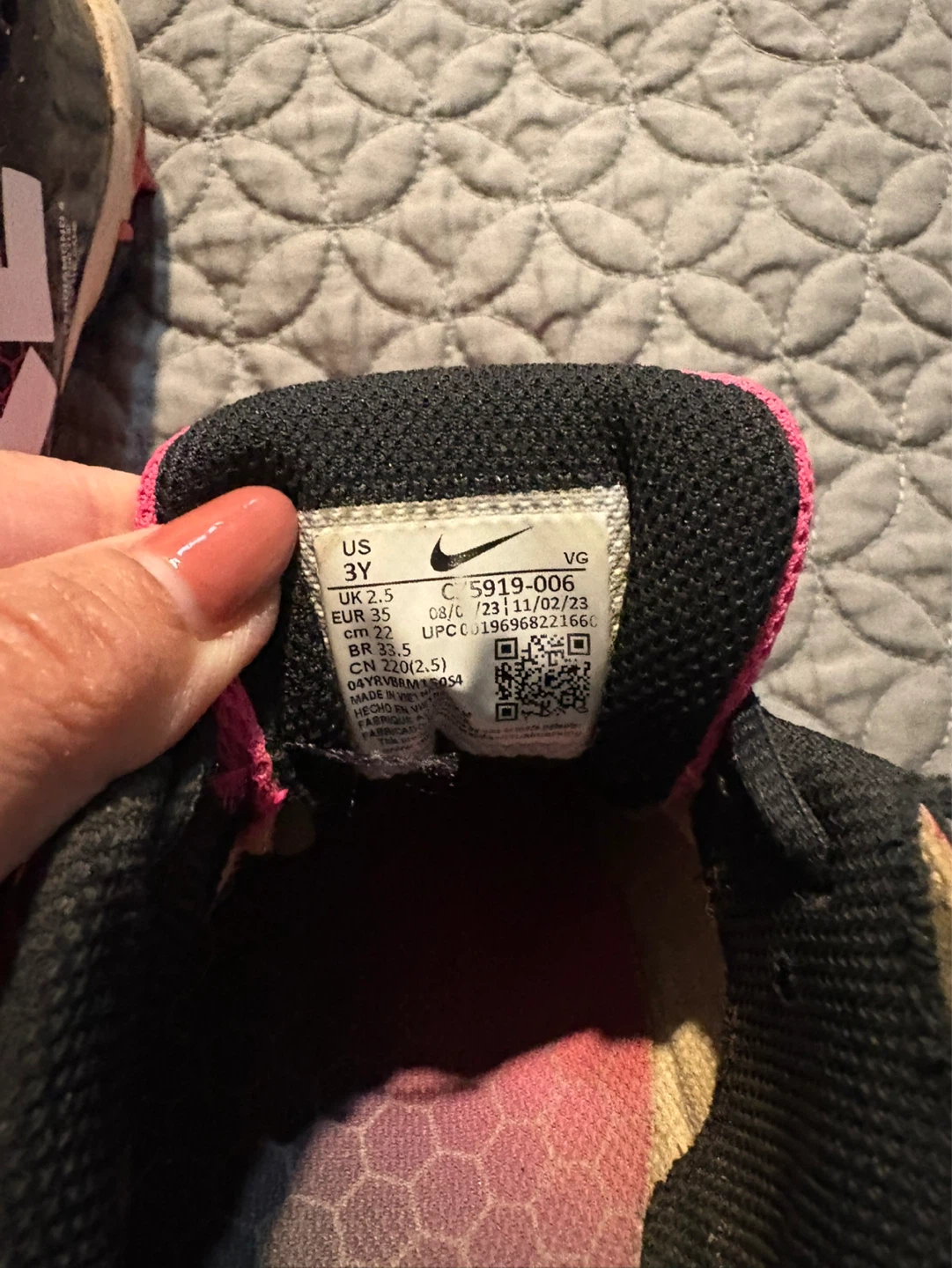 Girls Nike softball or soccer cleats size 3 - photo 4