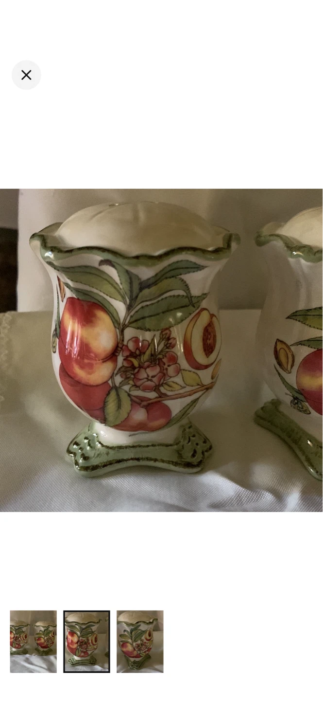 Ceramic Salt and Pepper Shakers - photo 2