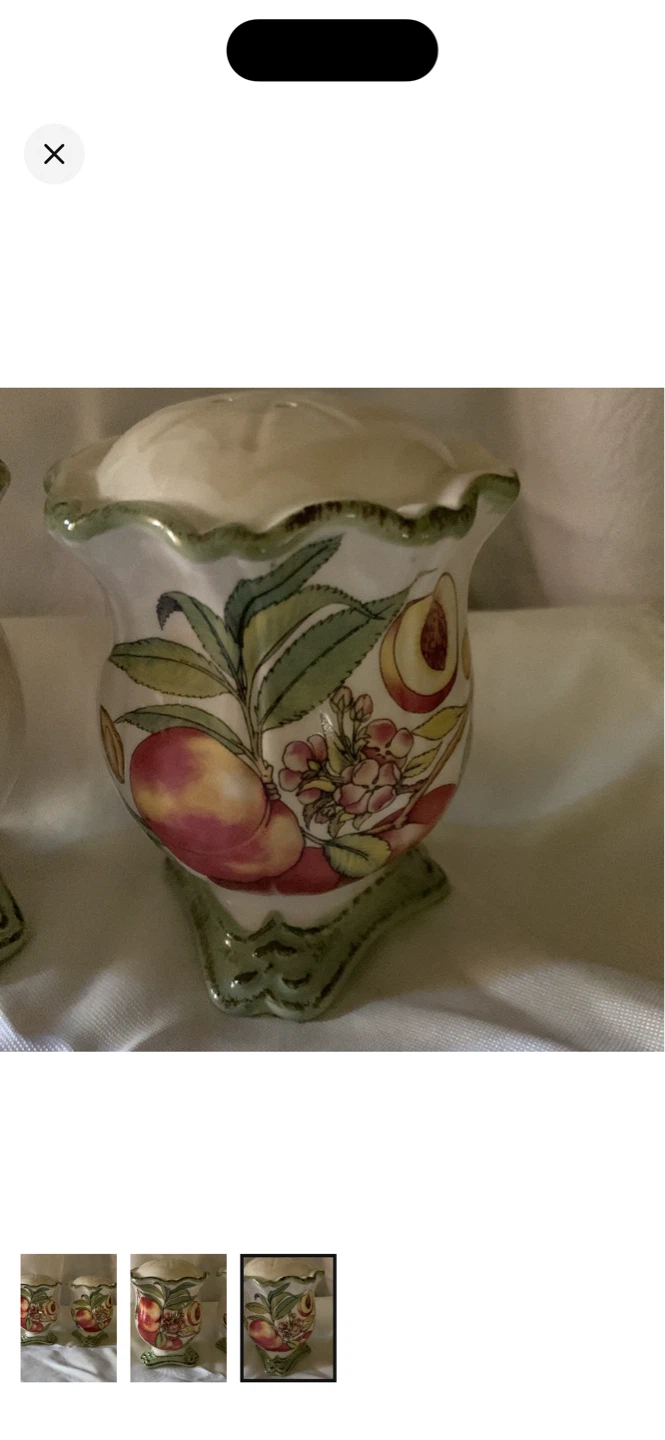 Ceramic Salt and Pepper Shakers - photo 3
