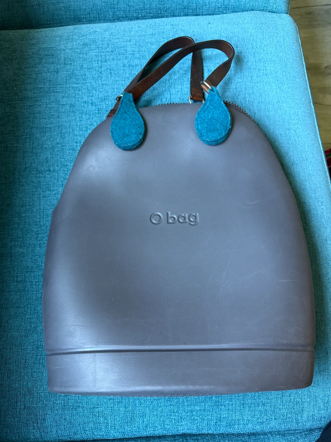 O bag grey handbag with brown straps