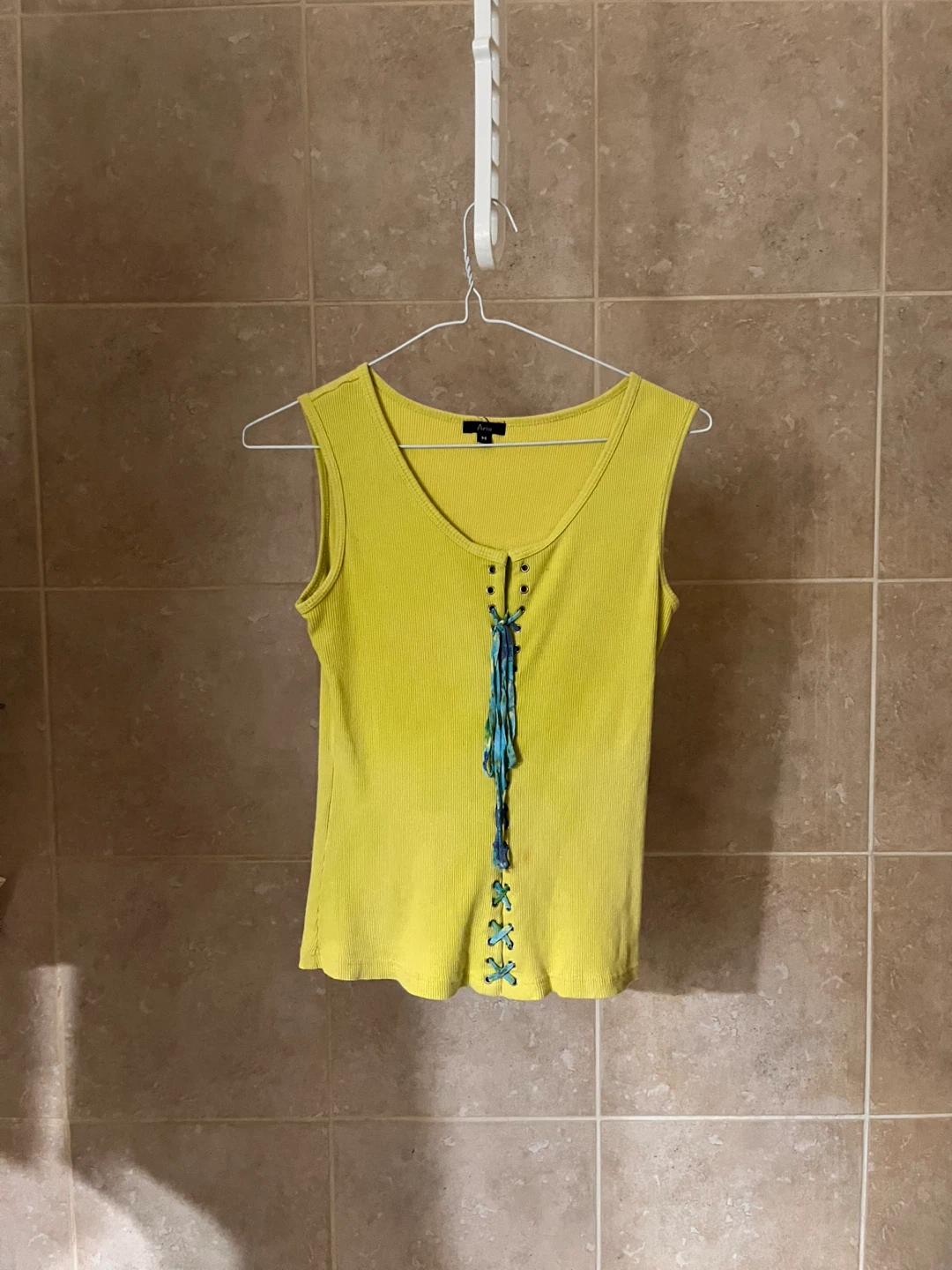 M size Aria Ribbed Tank Top