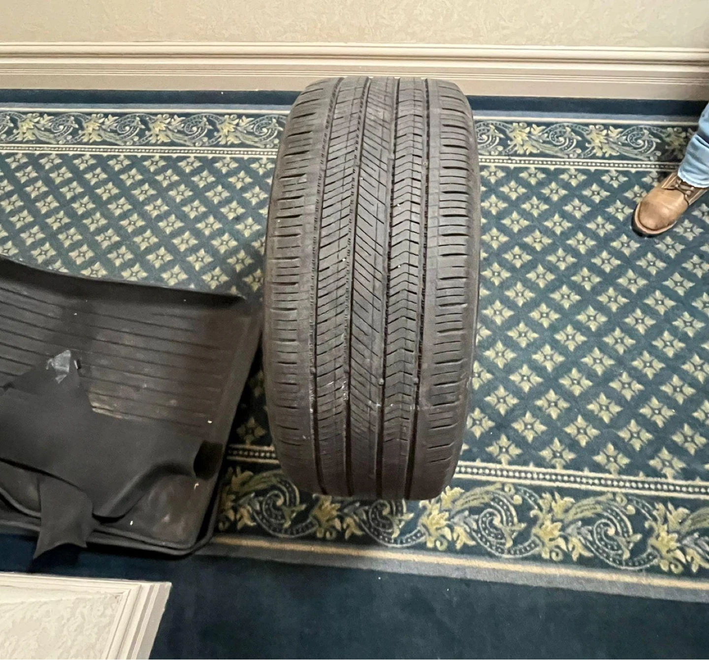 Kumho Majesty 255/45R19 Tires