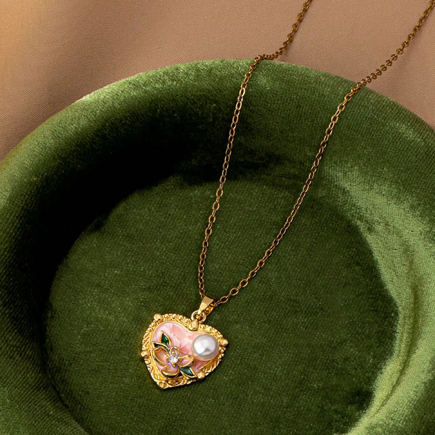 Heart Blossom Pearl Necklace