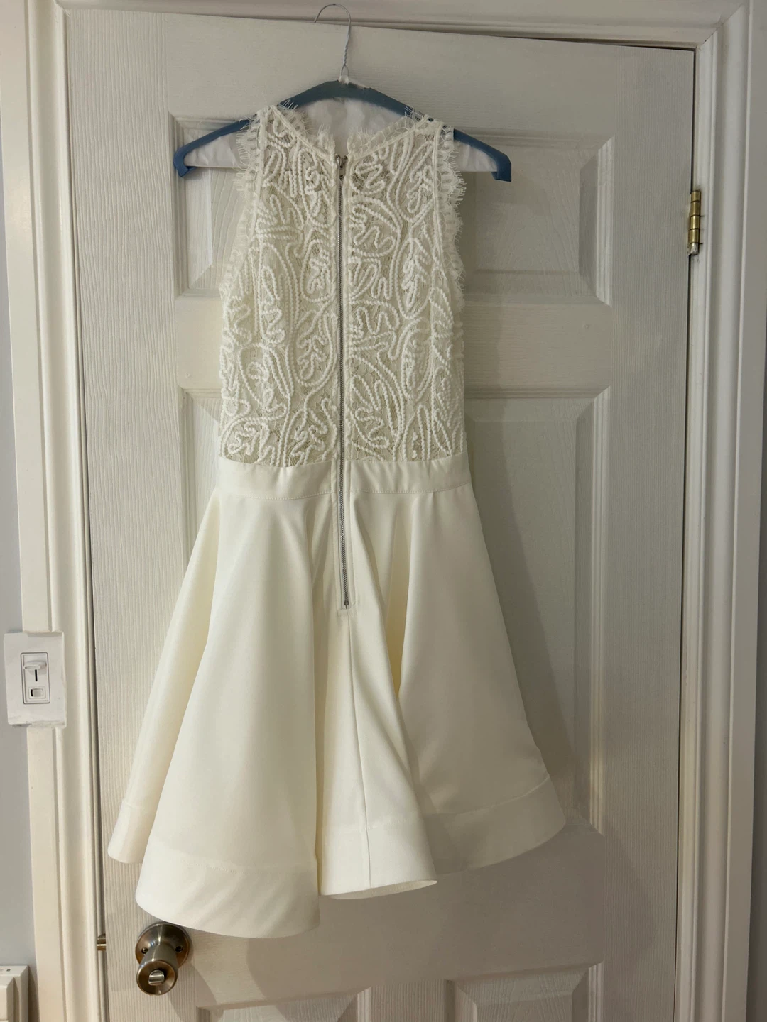 White dress with embellished lace - photo 3