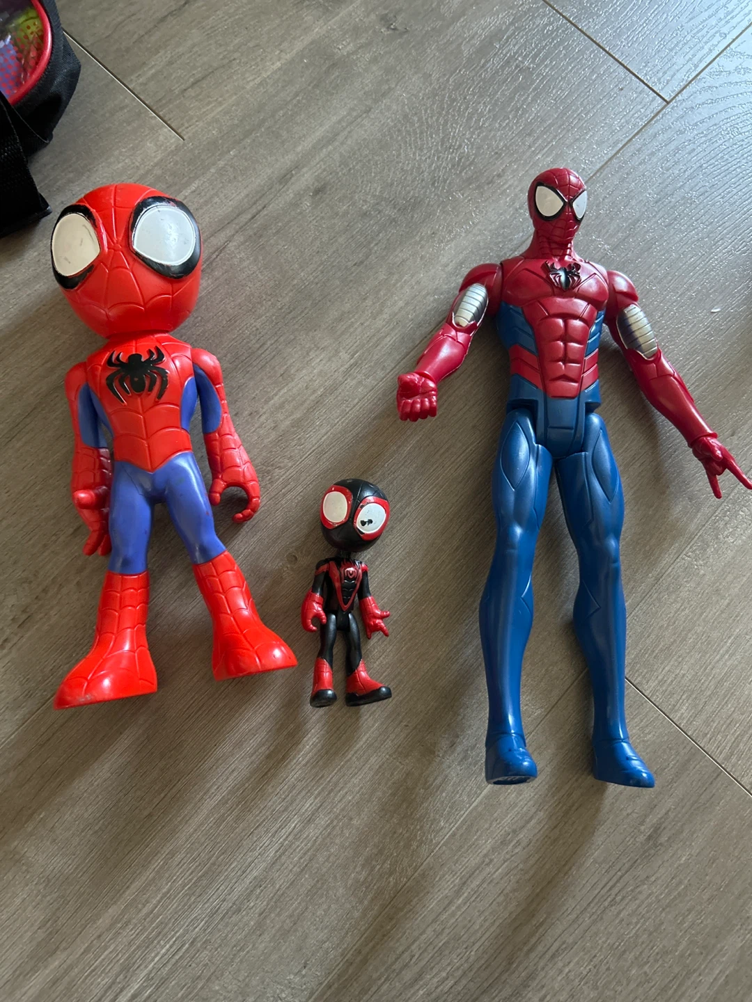 Marvel Spiderman Action Figures and Backpack - photo 5